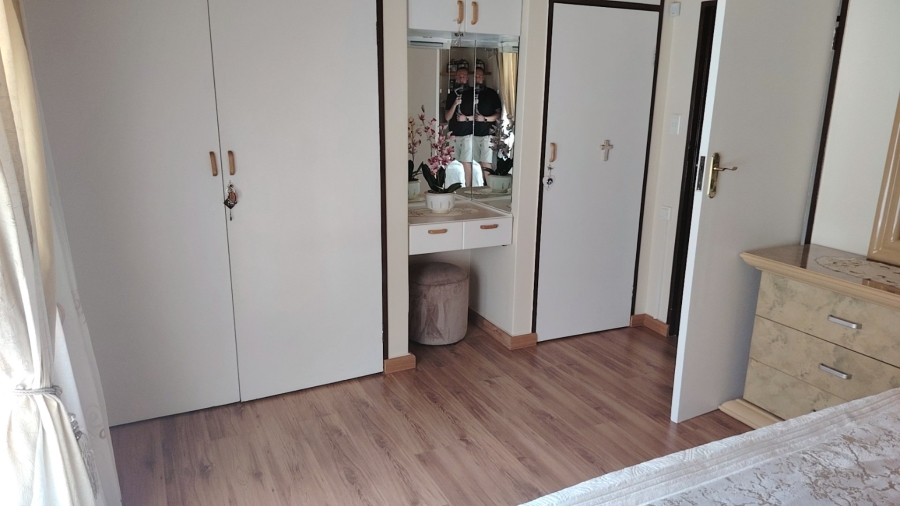 5 Bedroom Property for Sale in Flamwood North West